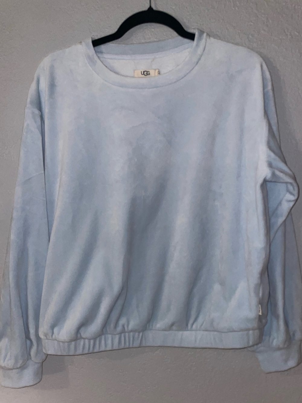 UGG Women's Light Blue velour pullover top and pants set